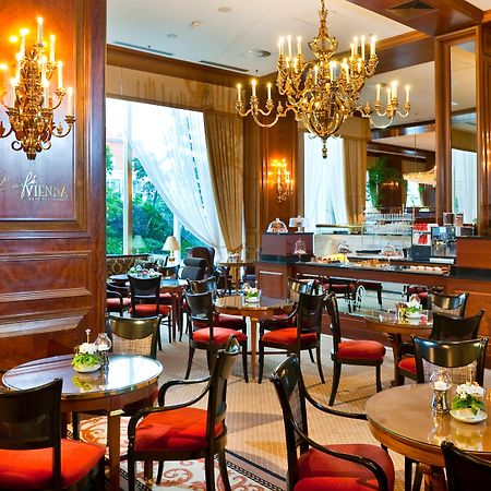 Intercontinental Wien By Ihg Esterno foto The lobby lounge