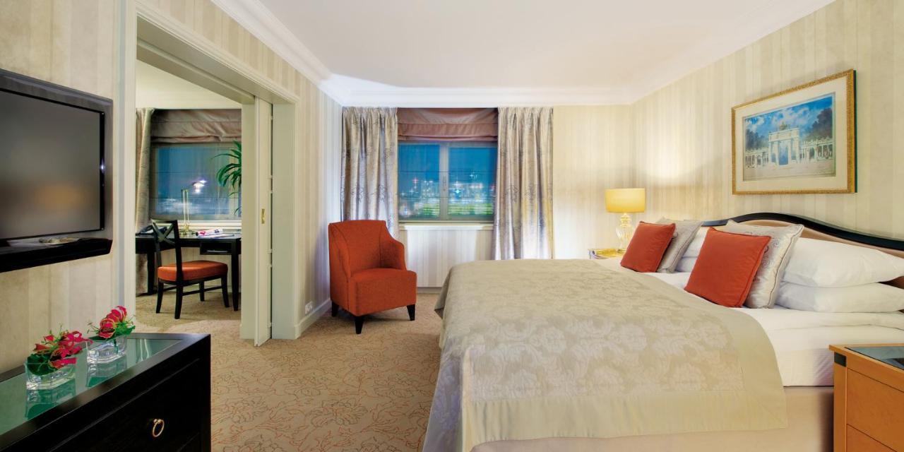Intercontinental Wien By Ihg Esterno foto A suite at the InterContinental London