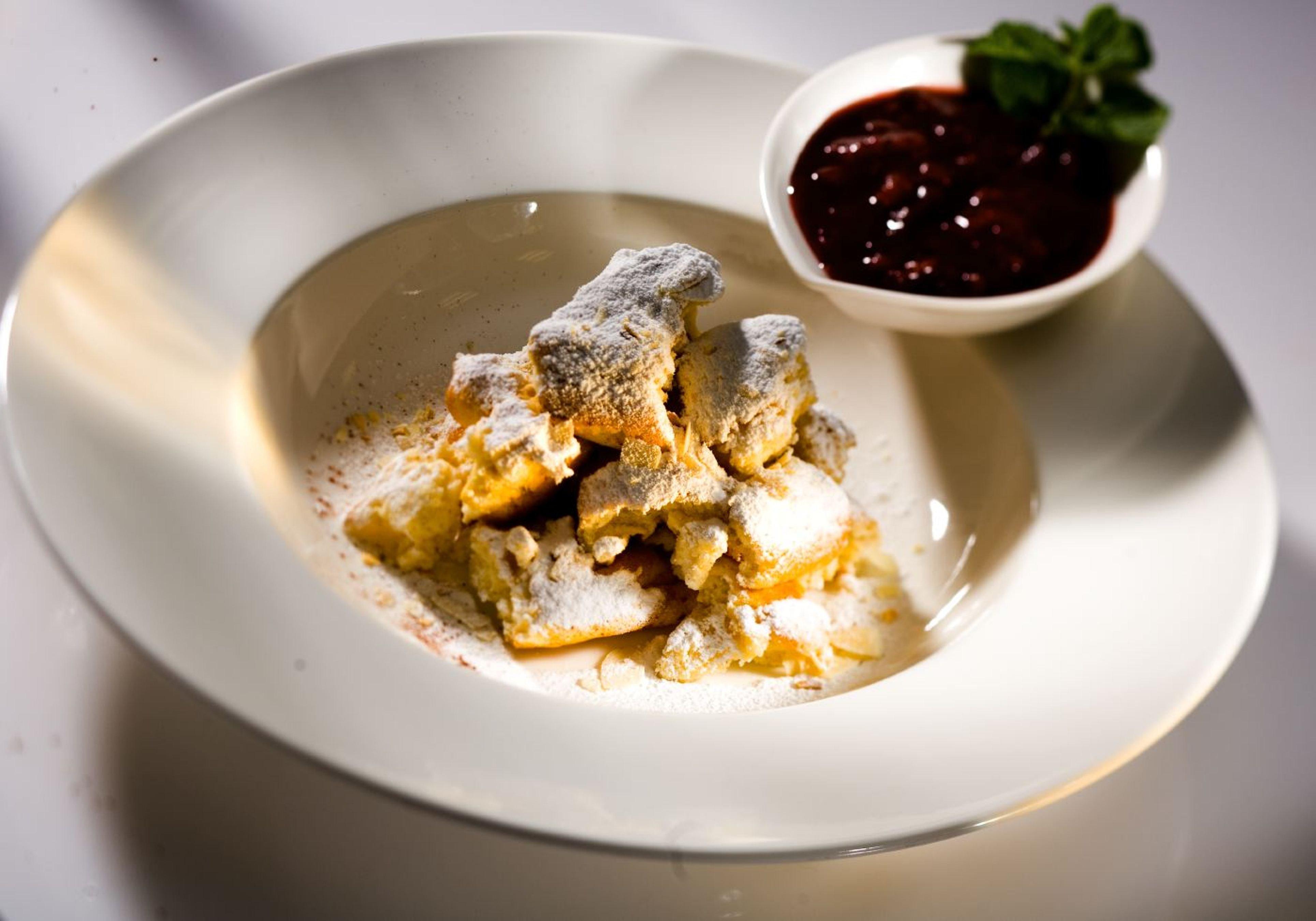 Intercontinental Wien By Ihg Esterno foto Blue cheese with a port wine sauce