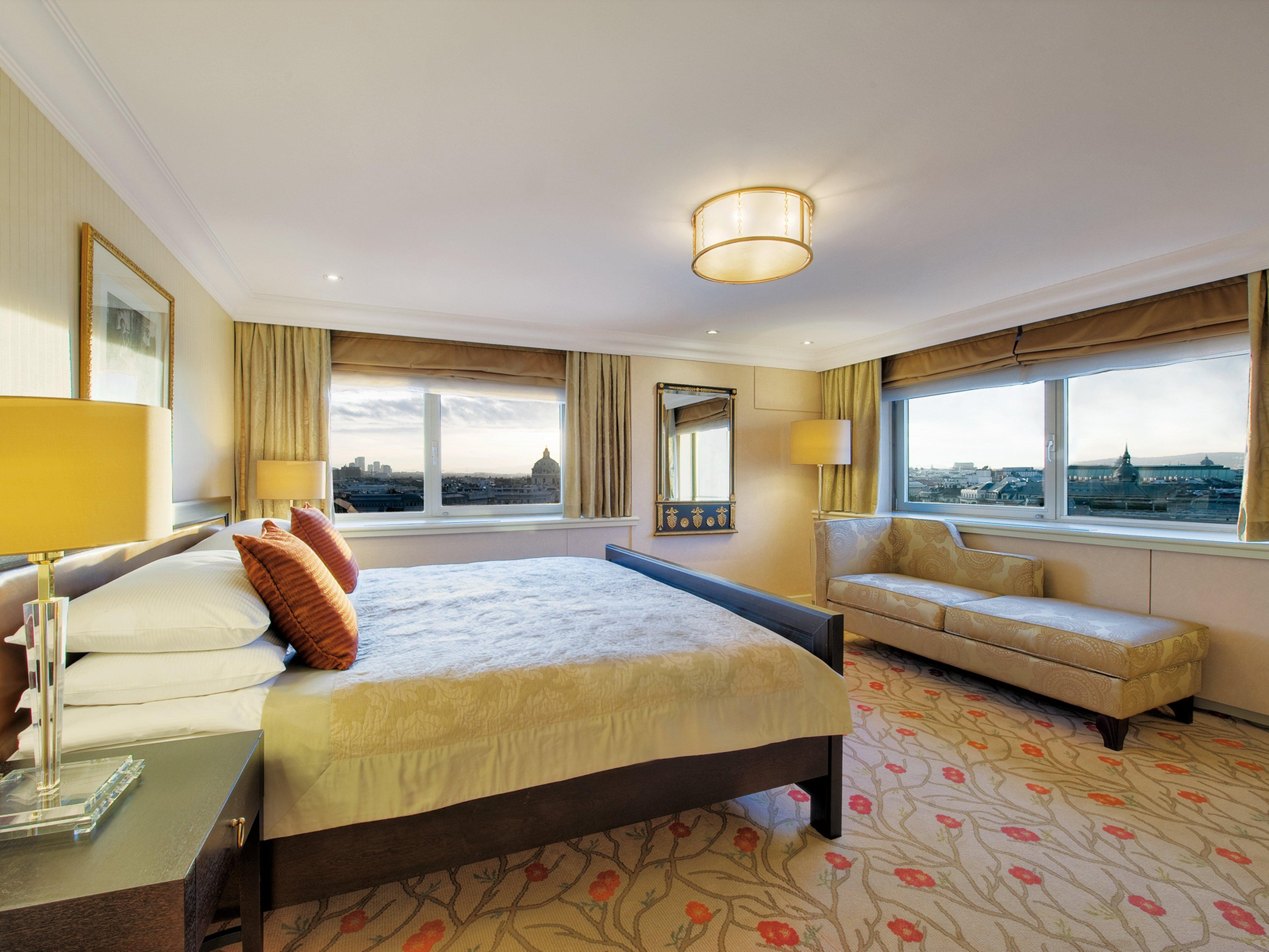 Intercontinental Wien By Ihg Esterno foto A bedroom at the hotel