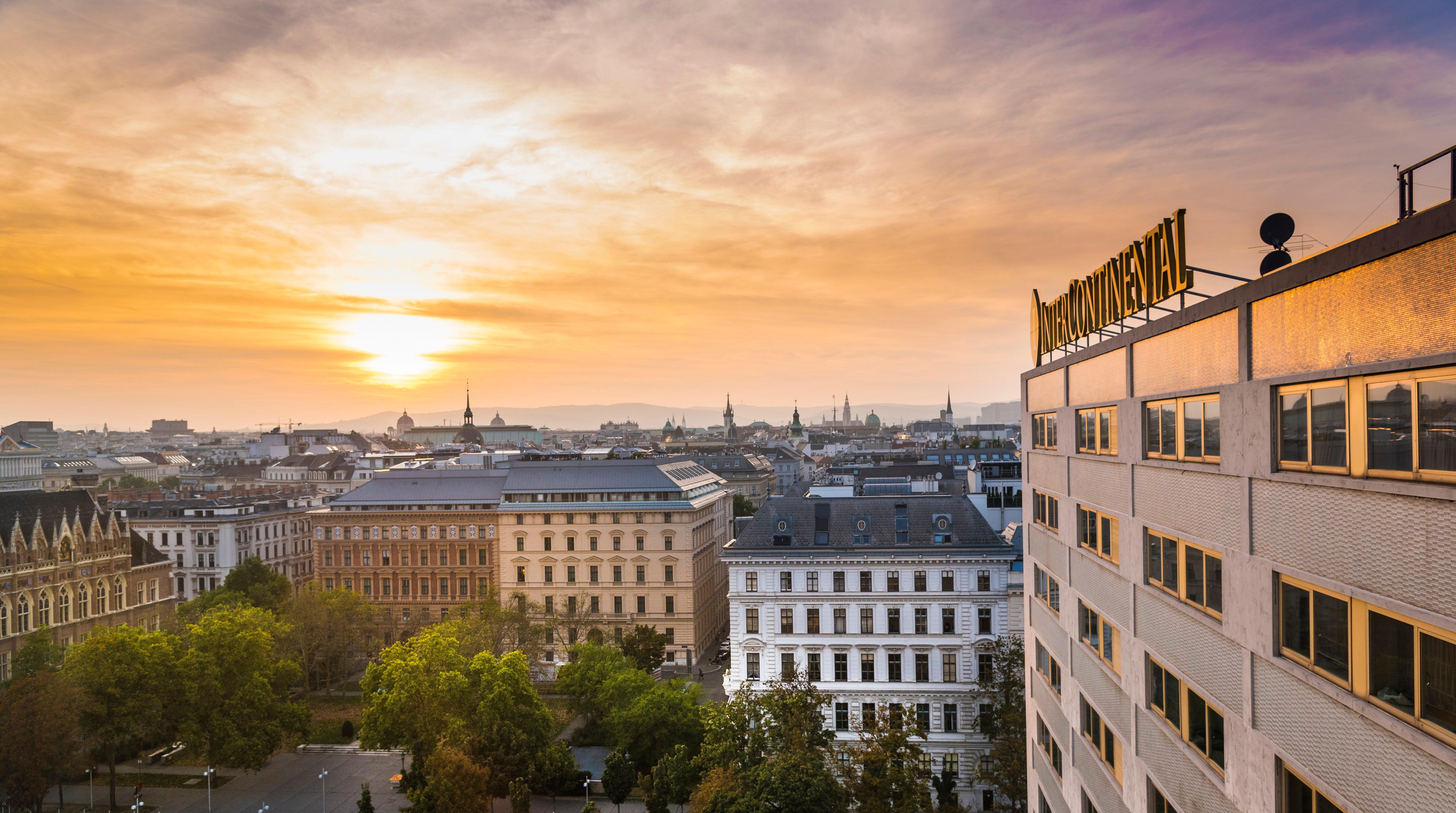 Intercontinental Wien By Ihg Esterno foto Vienna International Center