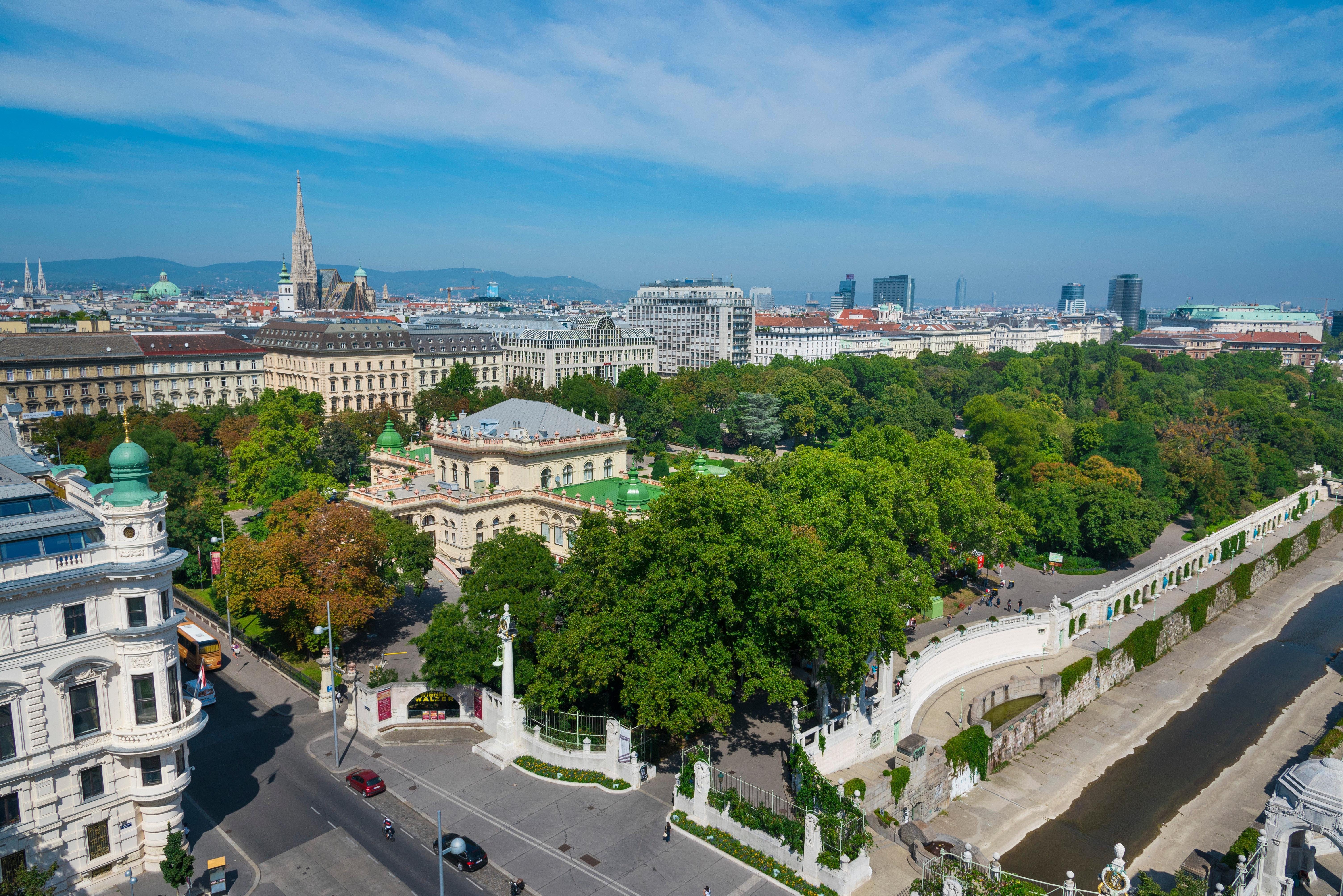 Intercontinental Wien By Ihg Esterno foto The park