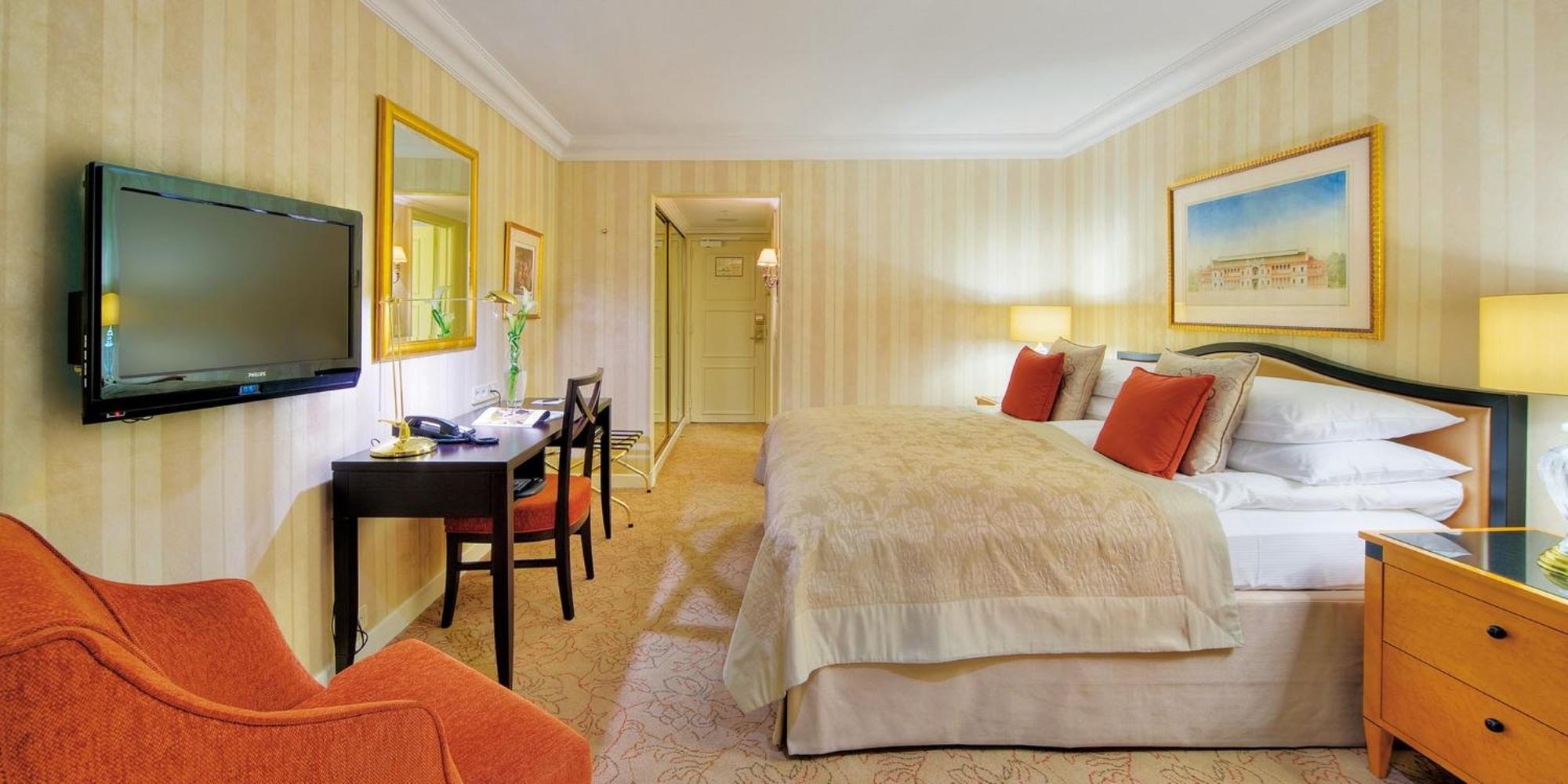 Intercontinental Wien By Ihg Esterno foto A room at the hotel